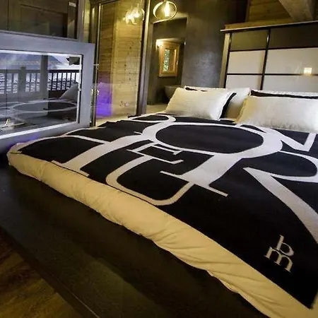 Renbrabd Penthouse Mountain Hostel *